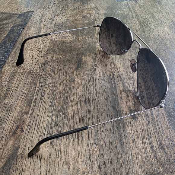 Ray-Ban Polorized Aviator Sunglasses With Blue Tint RB 3025 Authentic - Picture 13 of 15